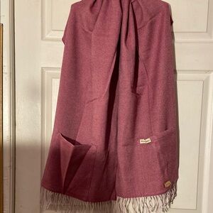 Avocado Woven in Ireland Fringed Wrap Scarf w/ Pockets 20x 75” 100% Merino Wool